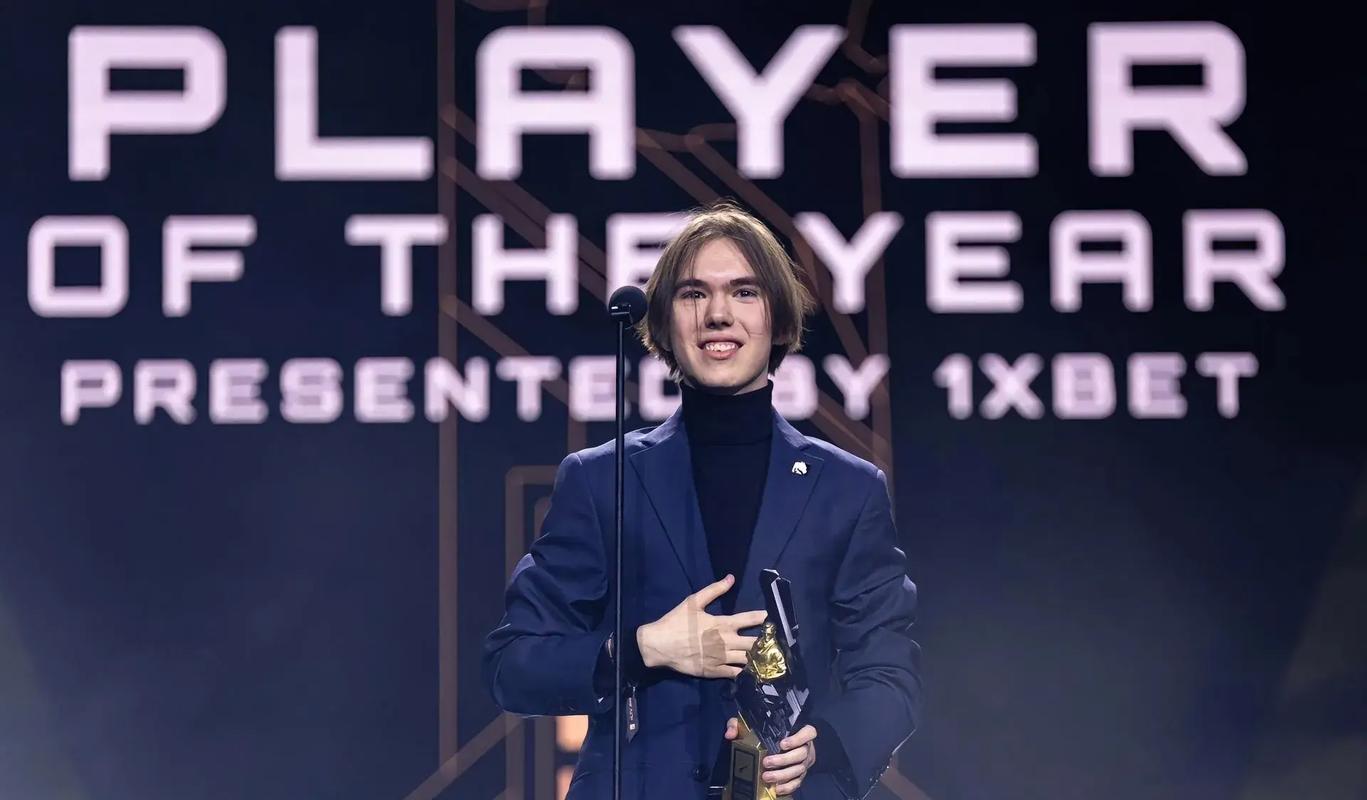 麻将前中后期怎么变（麻将前中后期如何调整打法）